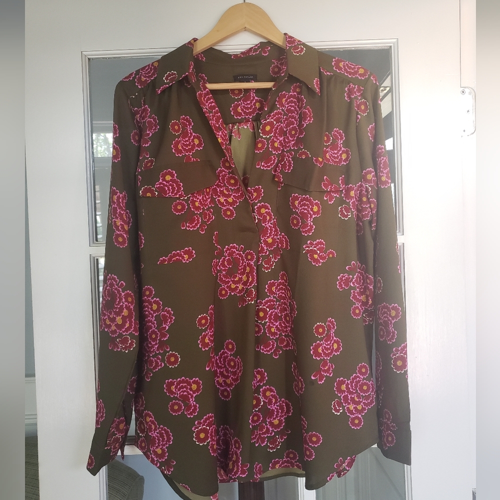 Ann Taylor long sleeve floral camp shirt, L